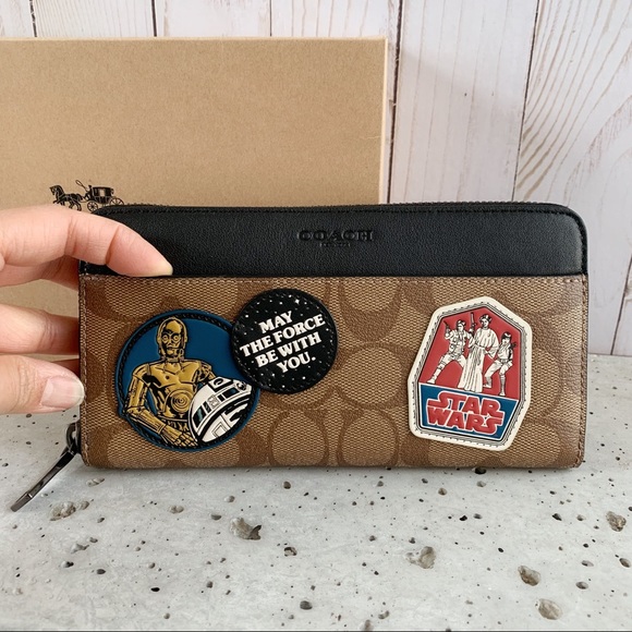 STAR WARS X COACH ACCORDION WALLET WITH PATCHES - Picture 3 of 7